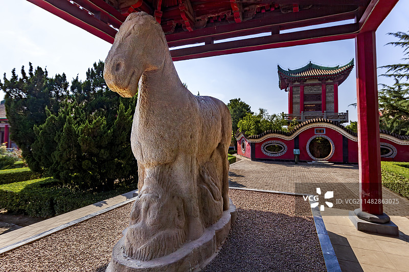 茂陵石雕马踏匈奴图片素材
