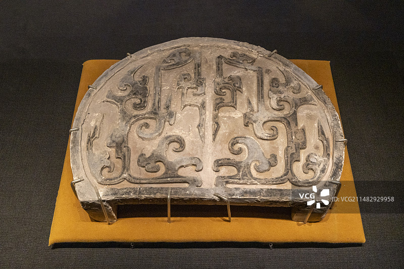 陕西历史博物馆“陕西古代文明展”：夔纹大瓦当（秦，西安市临潼区秦始皇陵园遗址出土）图片素材