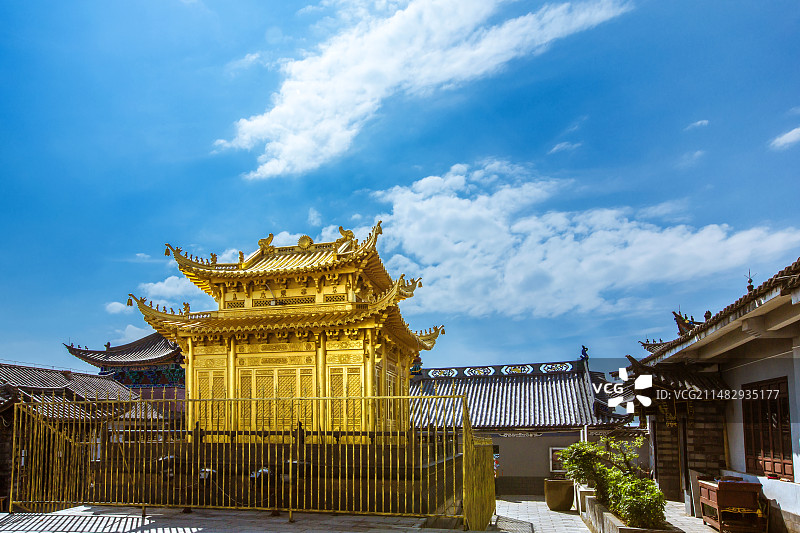 中国云南省大理州宾川县鸡足山顶金顶寺建筑景观图片素材