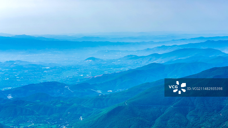 中国云南省大理州宾川县鸡足山顶风光图片素材