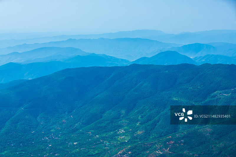 中国云南省大理州宾川县鸡足山顶风光图片素材