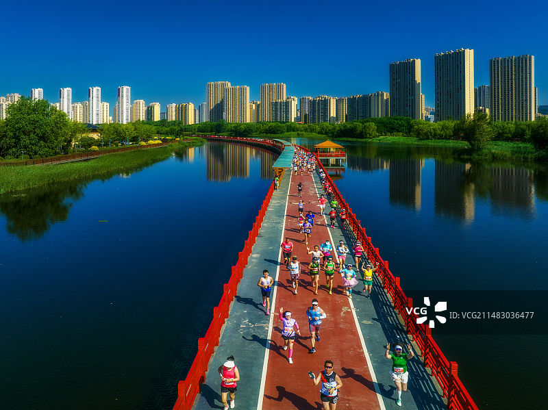 《水上马拉松》图片素材