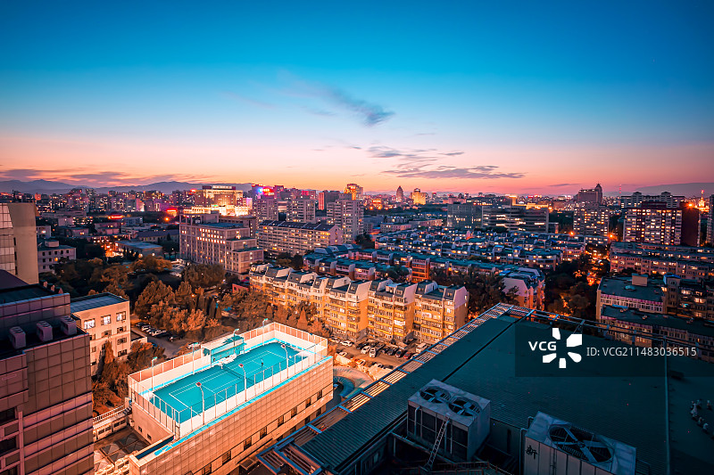 我要是温柔起来，像一朵穿裤子的云。图片素材