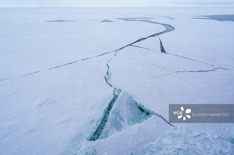 冰层的断裂 -解冻 渤海图片素材