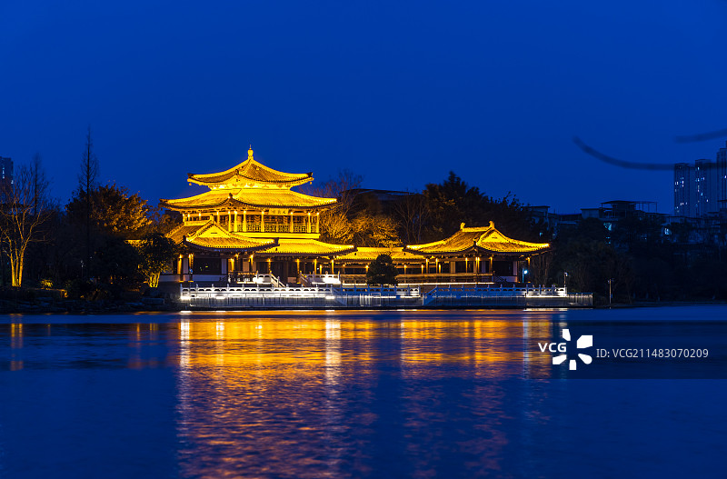 桂林月光岛大观楼图片素材