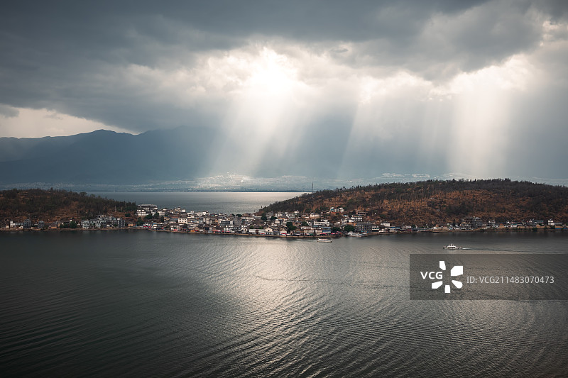 圣湖天光图片素材