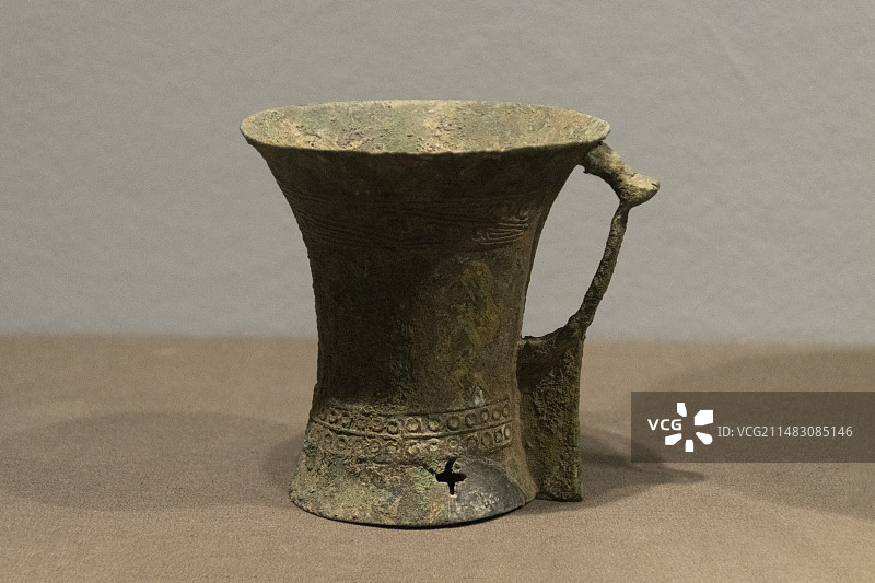 陕西历史博物馆“陕西古代文明展”：铜杯（商，咸阳市武功县尚家坡遗址出土）图片素材