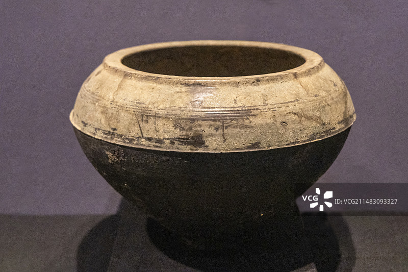 陕西历史博物馆“陕西古代文明展”：铜釜（战国，咸阳市淳化县枣林村出土）图片素材