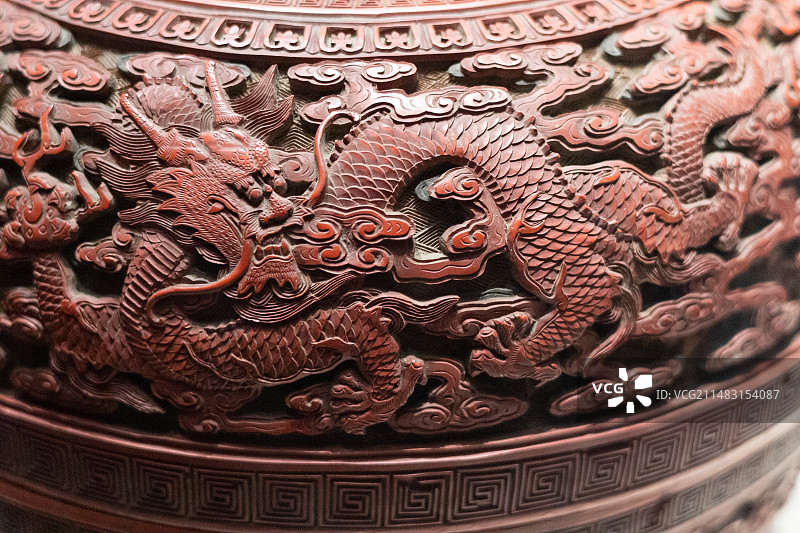 云龙纹雕漆圆盒上的龙图案细节图，清代，四川博物院藏图片素材