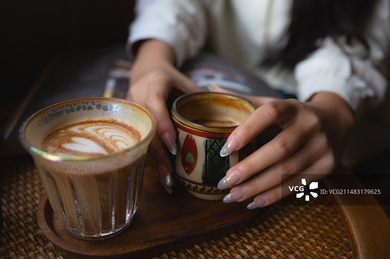 咖啡与手图片素材