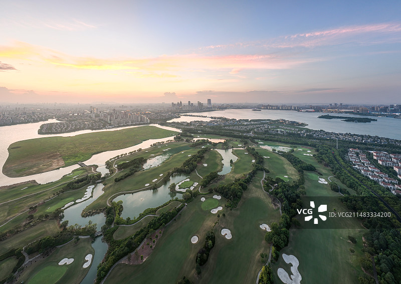 苏州金鸡湖高尔夫球场图片素材