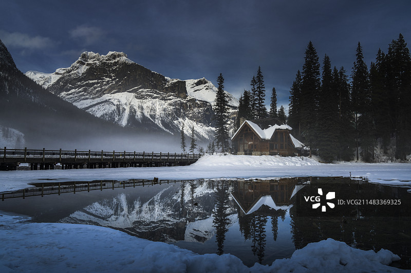 翡翠湖Emerald Lake | 加拿大幽鹤Yoho国家公园。图片素材
