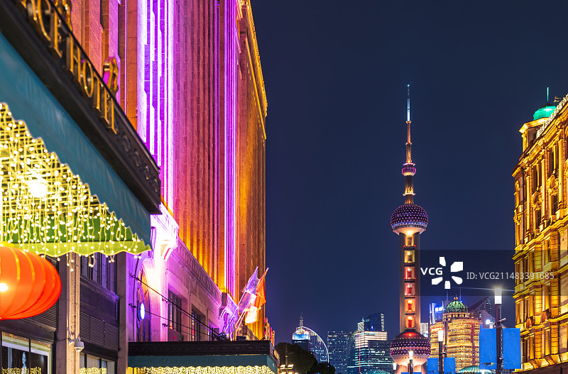 东方明珠，和平饭店，外滩。图片素材