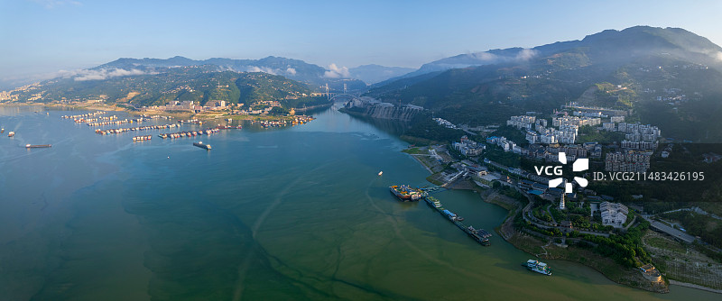 早晨的奉节夔门长江全景图片素材