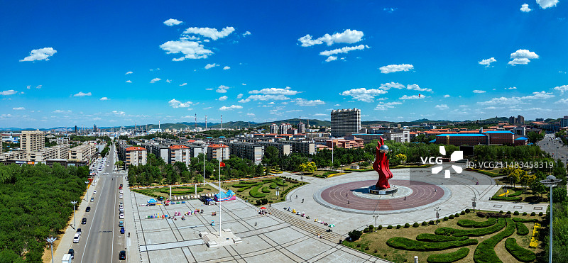 辽阳市 宏伟区 宏伟广场 半山居 荟萃湖 天井公园 航拍图片素材
