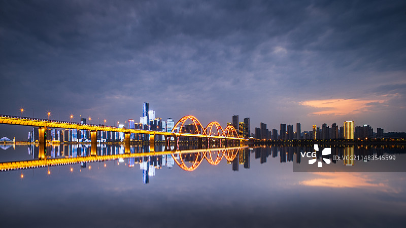 福元路大桥夜景图片素材