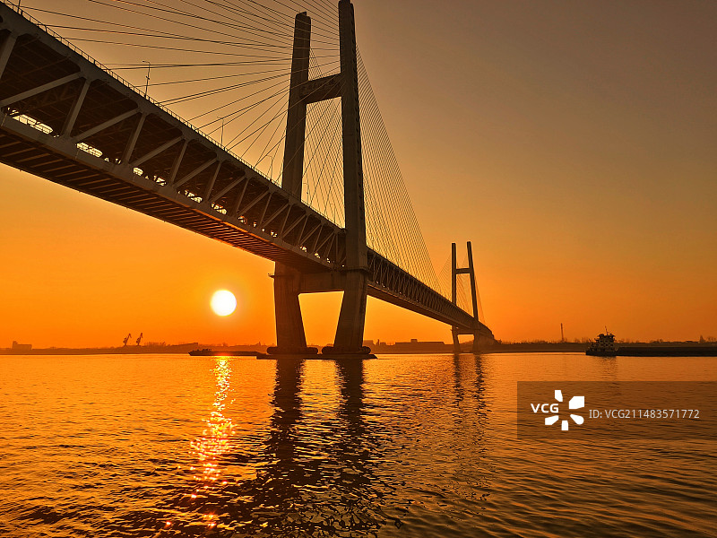 夕照黄冈长江大桥图片素材