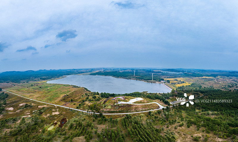 辽宁阜新彰武水库草原航拍全景图片素材