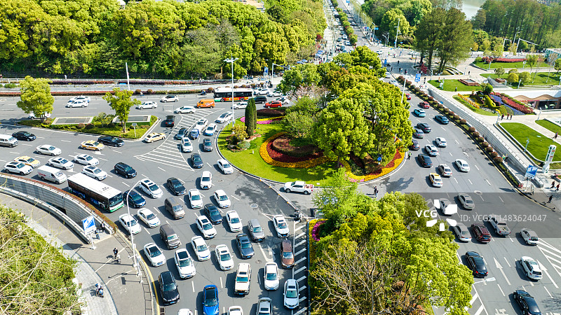 武汉武昌区梨园转盘及附近道路图片素材