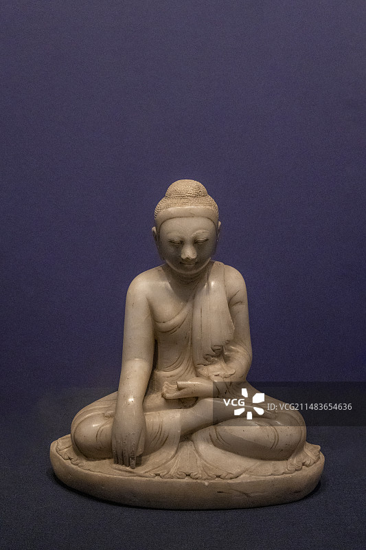 陕西历史博物馆“陕西古代文明展”：汉白玉佛像（宋，宝鸡市凤翔县出土）图片素材