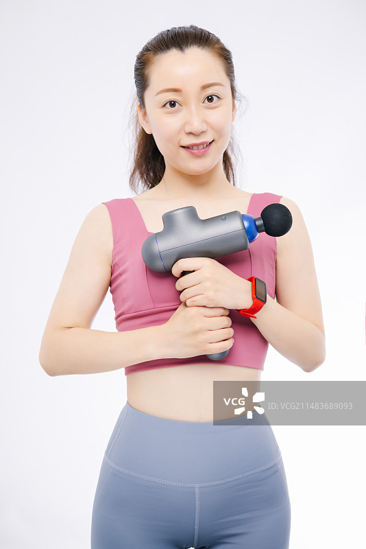 白色的背景下 身穿运动装的亚洲女性 青春活力 魅力四射图片素材