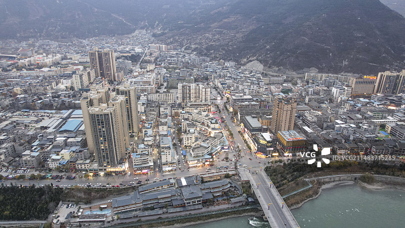 四川省阿坝藏族羌族自治州茂县县城航拍图片素材