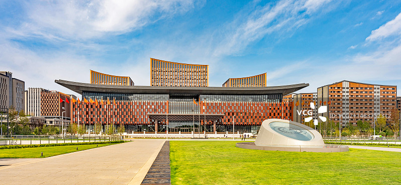 夏天秋初蓝天下的河北雄安新区雄安商务服务中心风景全景图片素材