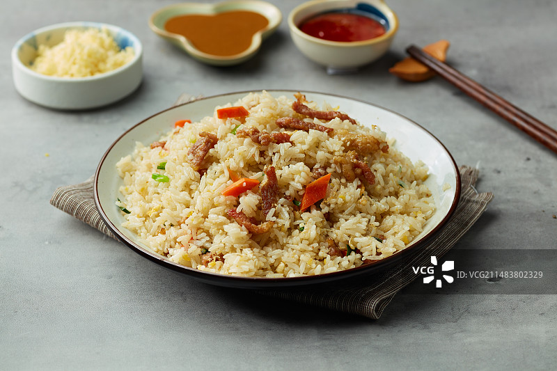 猪肉丝炒饭图片素材