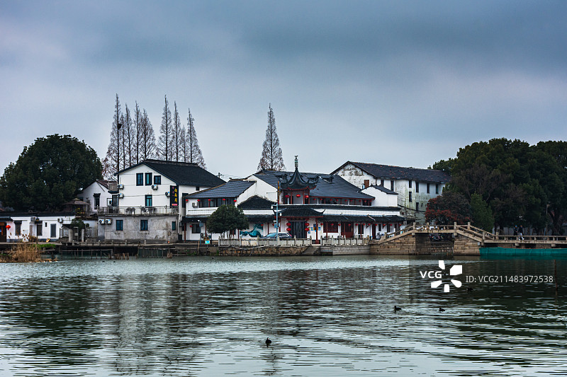 冬天雨后的江南古镇风景图片素材
