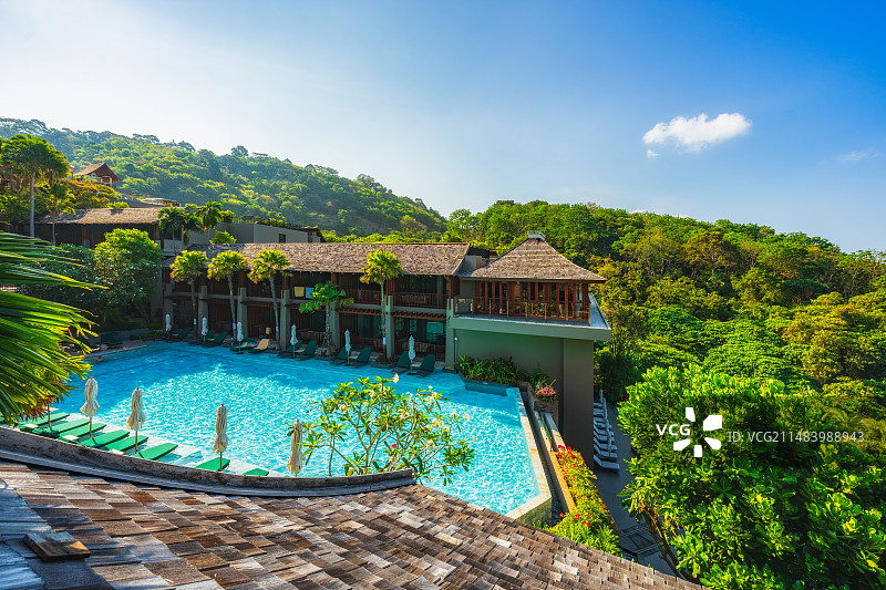 泰国普吉岛豪华酒店游泳池户外风光图片素材