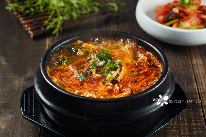 辣牛肉粉丝汤图片素材