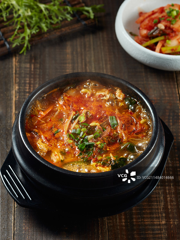 辣牛肉粉丝汤图片素材