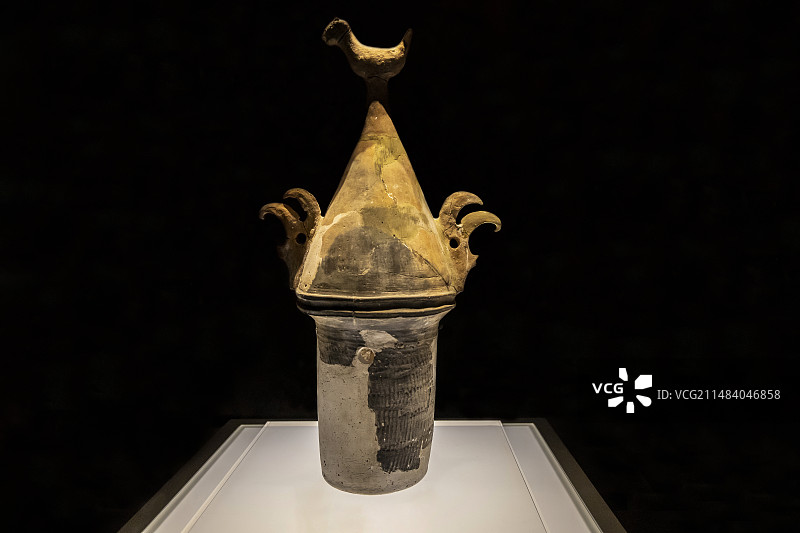 中国考古博物馆（中国历史研究院）：立鸟异形陶器【陶，新石器时代大汶口文化，安徽蒙城尉迟寺遗址】图片素材