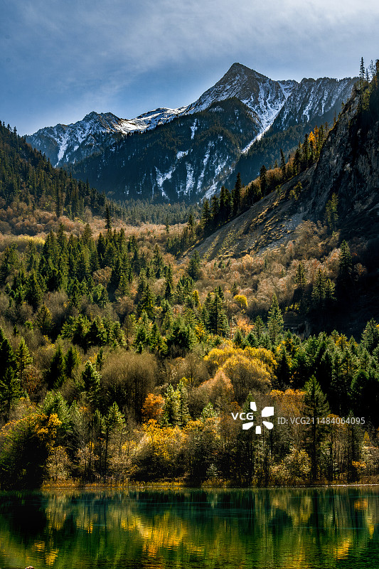 九寨秋季雪山倒影图片素材