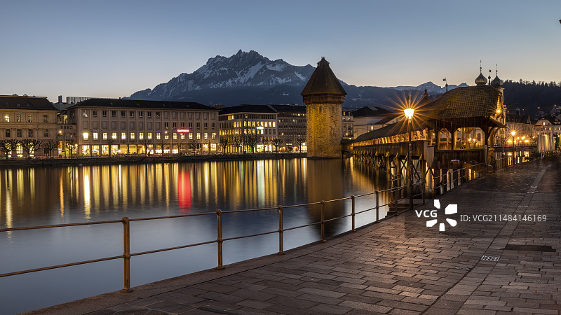 瑞士琉森和铁力士雪山图片素材