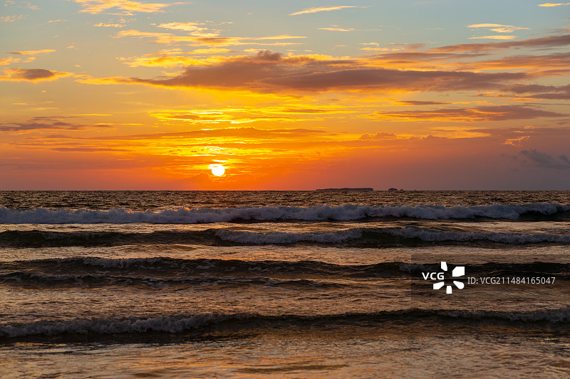 缅甸维桑海滩的落日图片素材