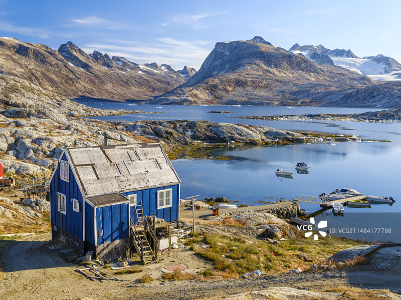 格陵兰岛东部阿马萨利克地区的提尼特村庄冰fjord海岸风光图片素材