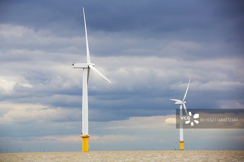 英国冈弗利特沙滩海上风电场图片素材