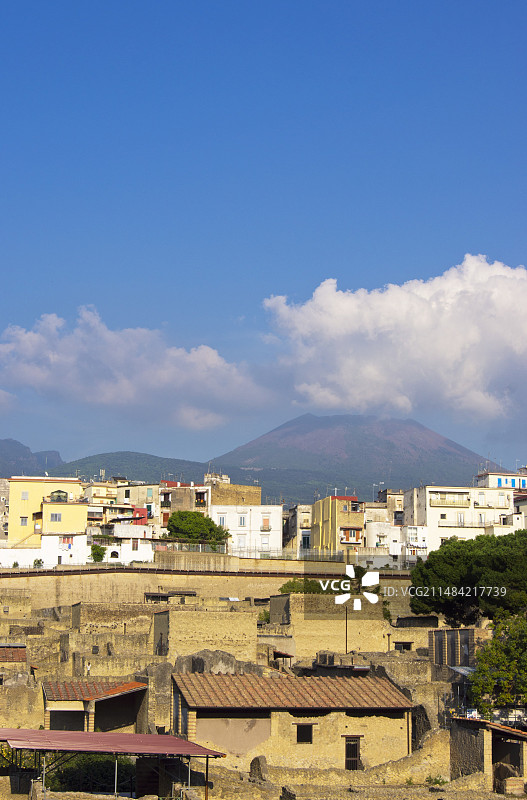 埃尔科拉诺和维苏威火山图片素材