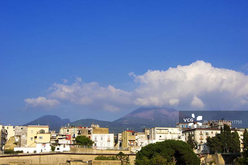埃尔科拉诺和维苏威火山图片素材