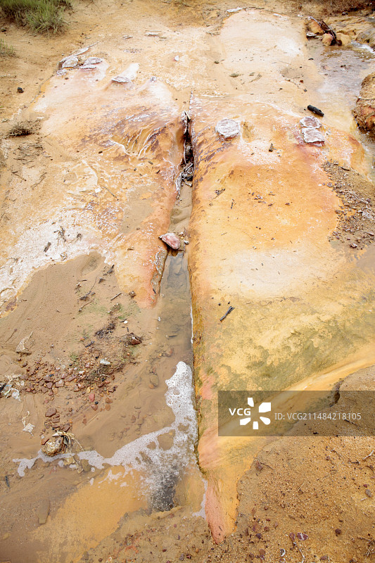 废弃的酸性矿山排水处理厂图片素材