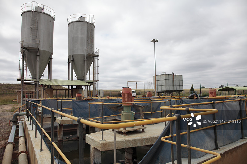 南非酸性矿山排水处理厂图片素材