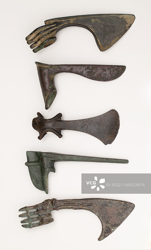 近东卢里斯坦青铜斧图片素材