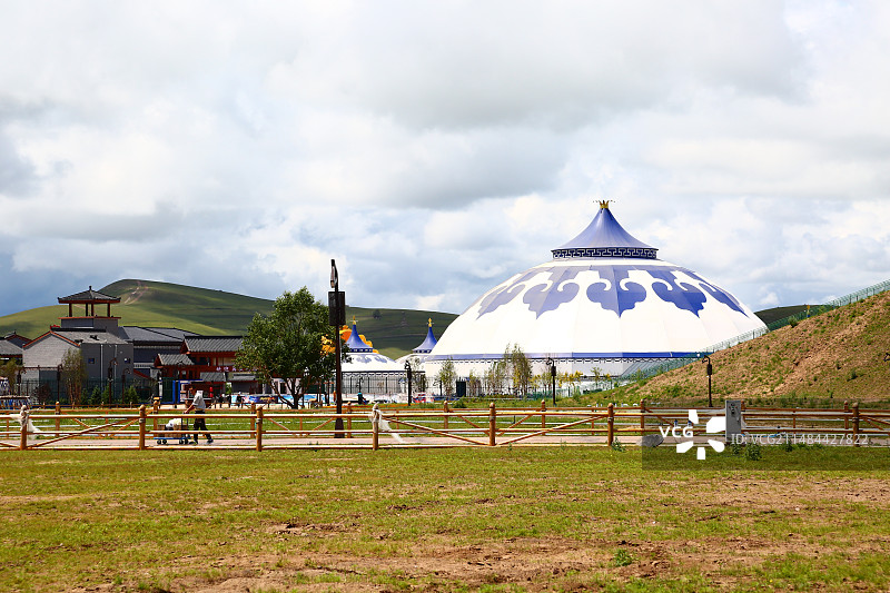 河北丰宁马镇旅游度假区草原上的蒙古包图片素材