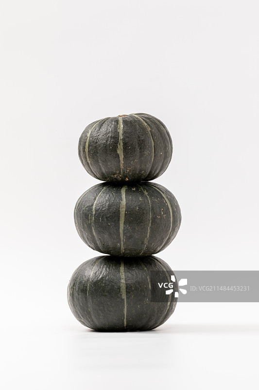 三个叠在一起的贝贝南瓜图片素材