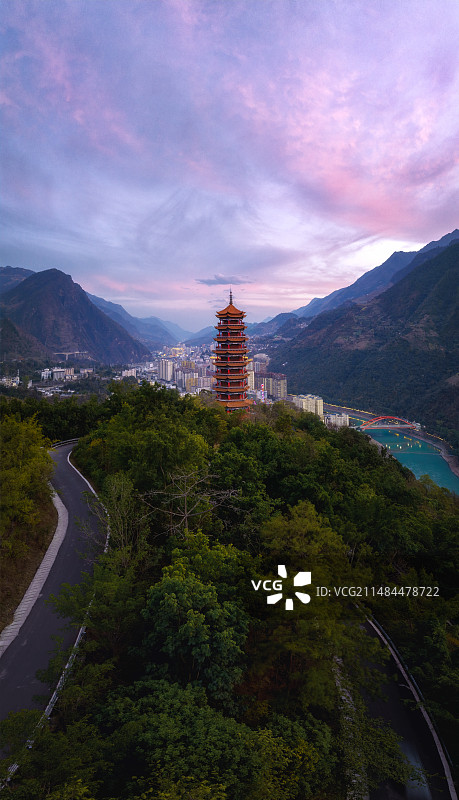 怒江泸水和谐塔图片素材