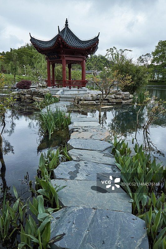 江西井冈山茨坪镇挹翠湖清风亭图片素材