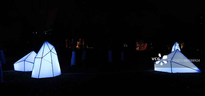 贵阳2024年观山湖公园灯会，贵阳观山湖湖公园夜景，帐篷，灯光，灯会，公园，夜景图片素材