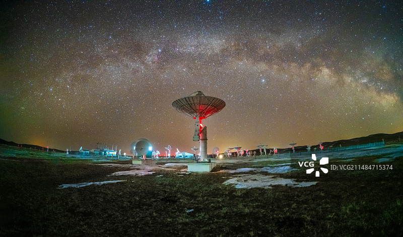 中国内蒙古锡林浩特国家天文台明安图观测站星空银河拱桥图片素材