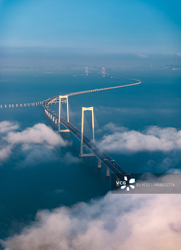 云海下的深中通道图片素材